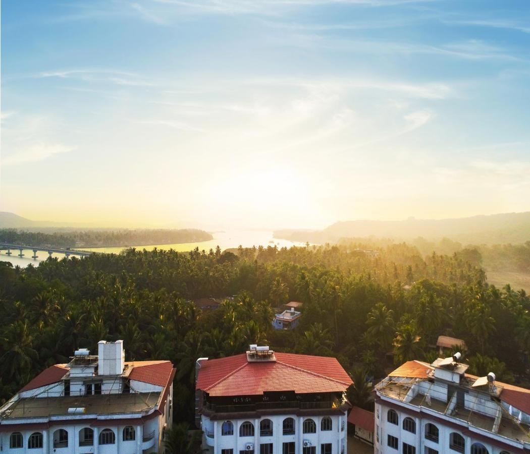Span Suites & Villa Морджим Екстериор снимка